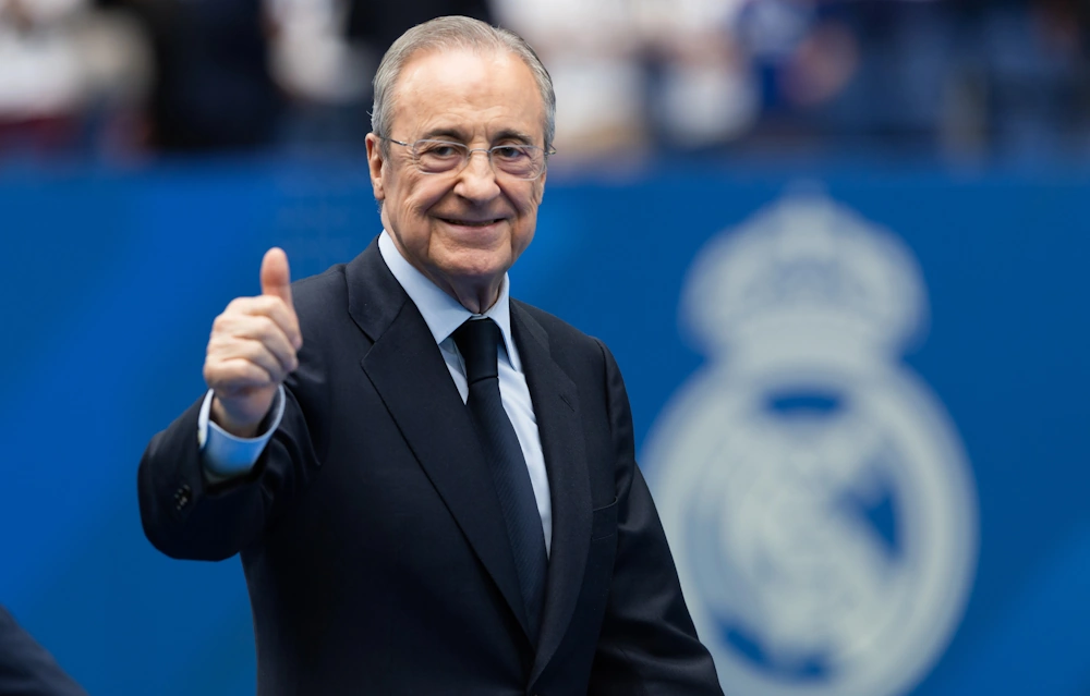 Florentino Perez gives the thumbs up